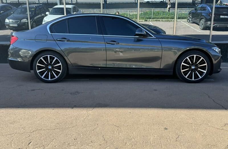 BMW 3 Series 2015 року