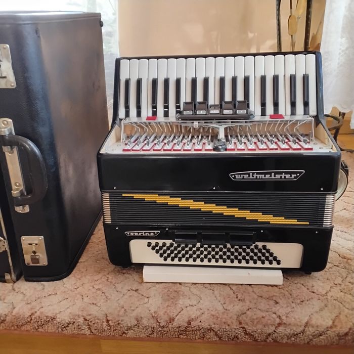 Akordeon Weltmaister Serino 80