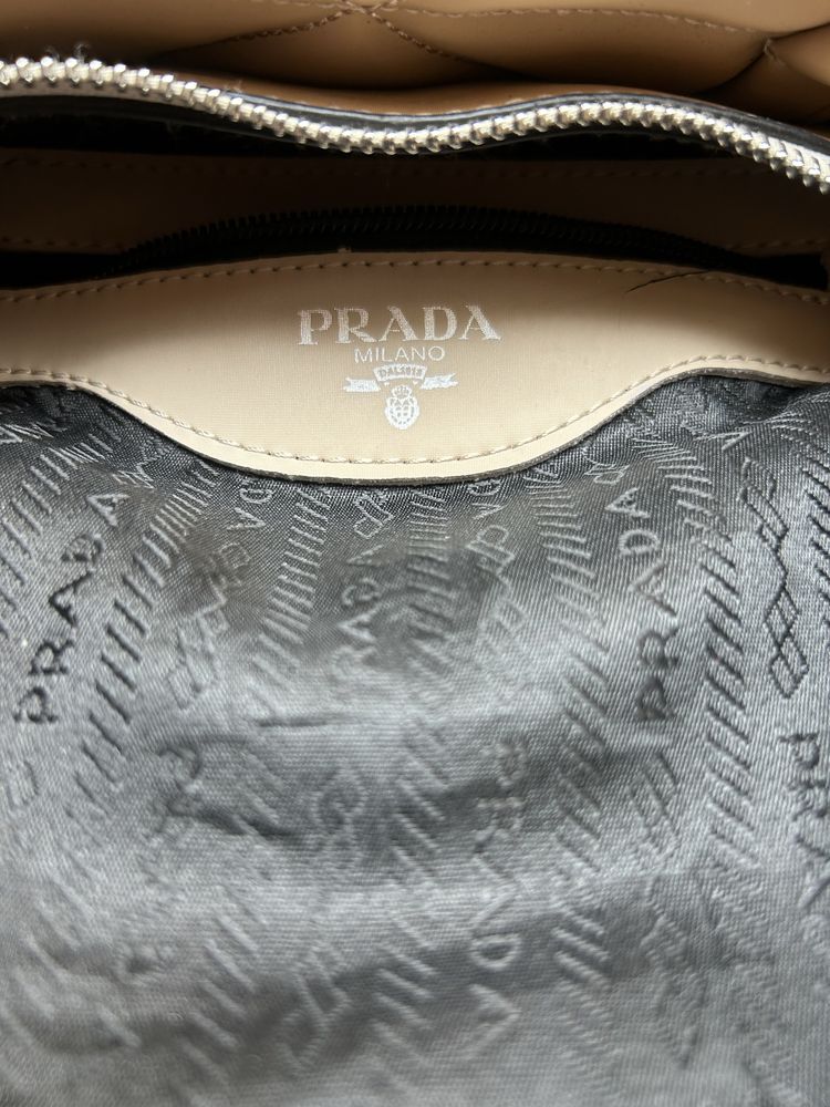 Сумка Prada