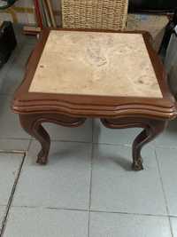 Pequena mesa de  madeira  de apoio c/tampo em marmore