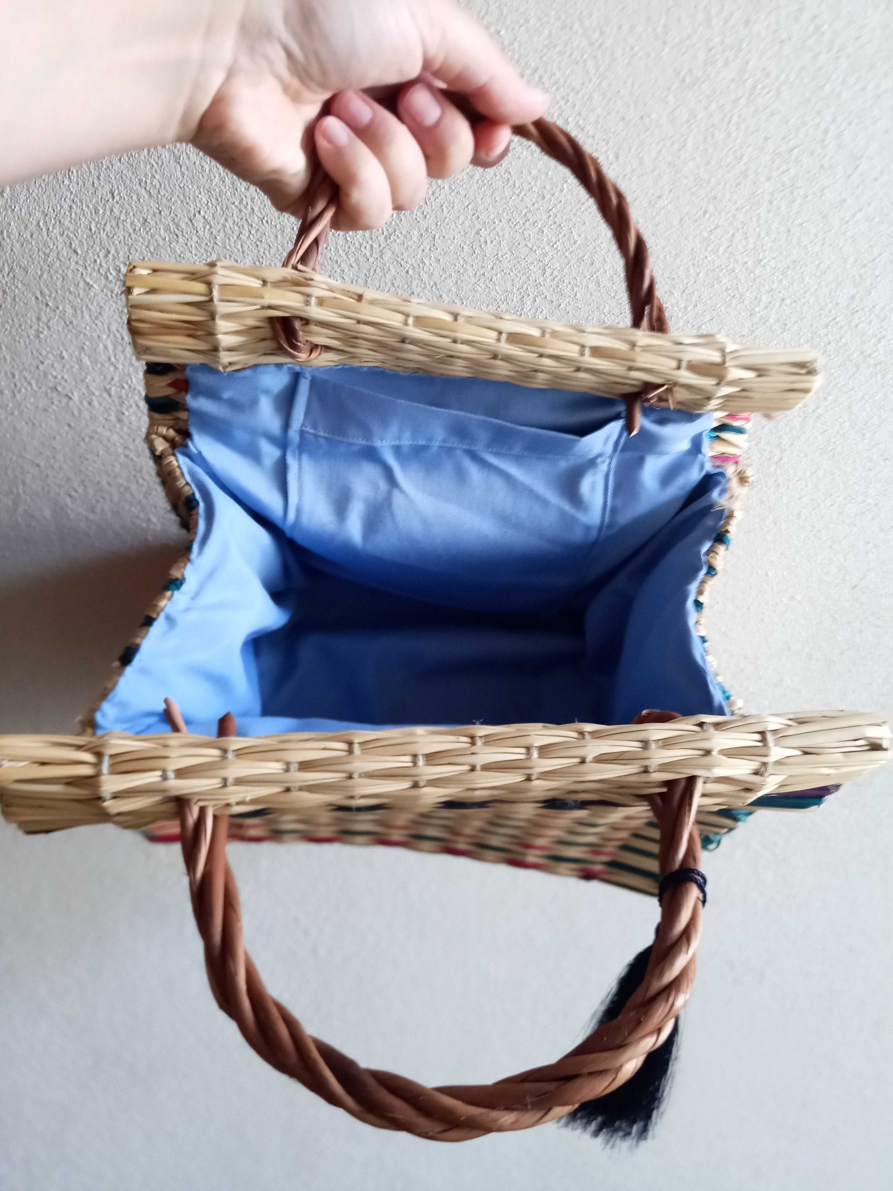 Cesta em palha - Forro Azul – Bonita e Prática!