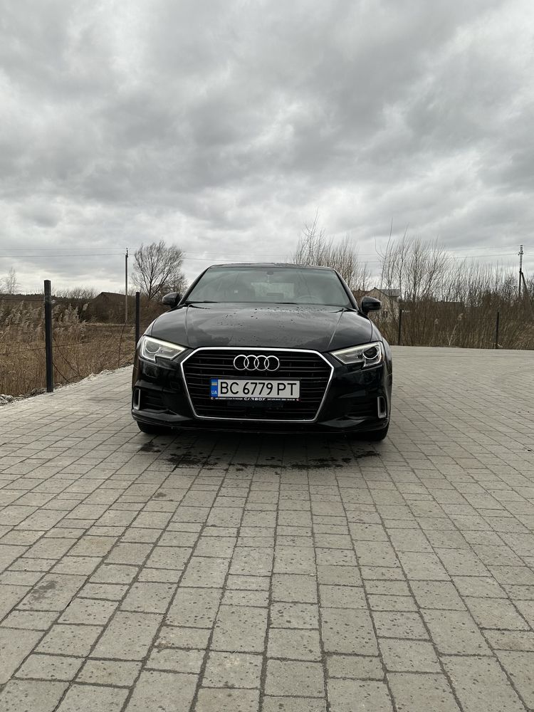 Audi A3  Premium  S-tronic