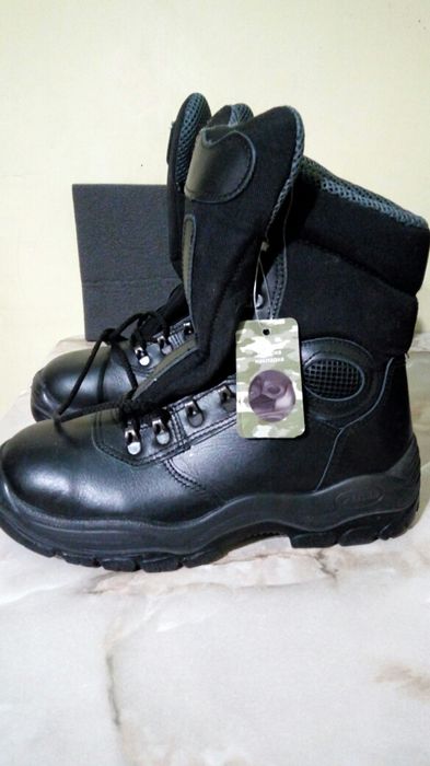 Демісезонні берци з водонепроникної розміру 42мембрани фірми талан