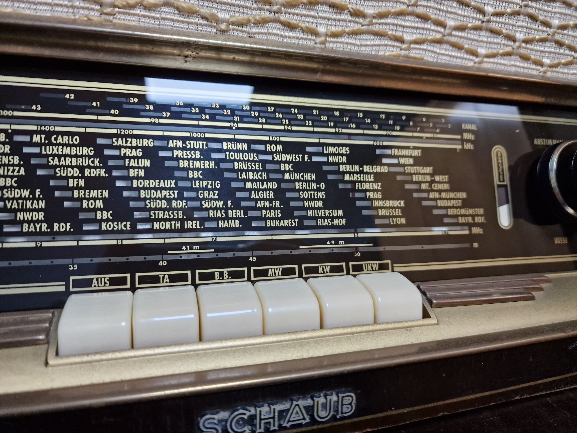 Rádio antigo reparado Schaub