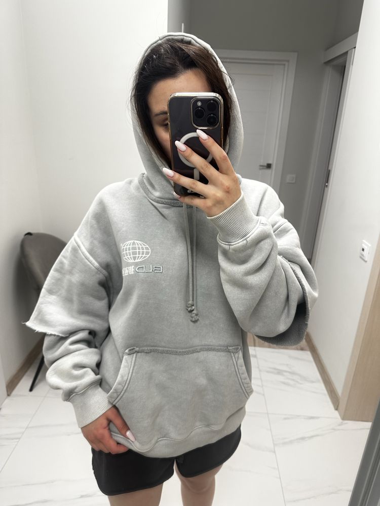 Худі Bershka вдягалась 1 раз