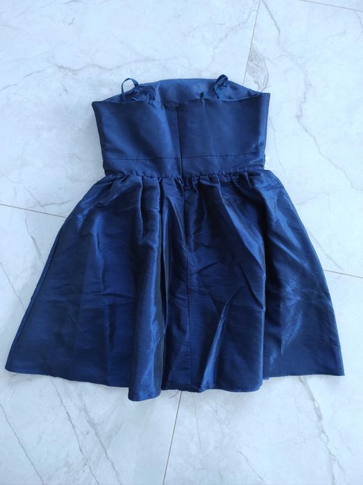 Gorsetowa rozkloszowana sukienka Atmosphere