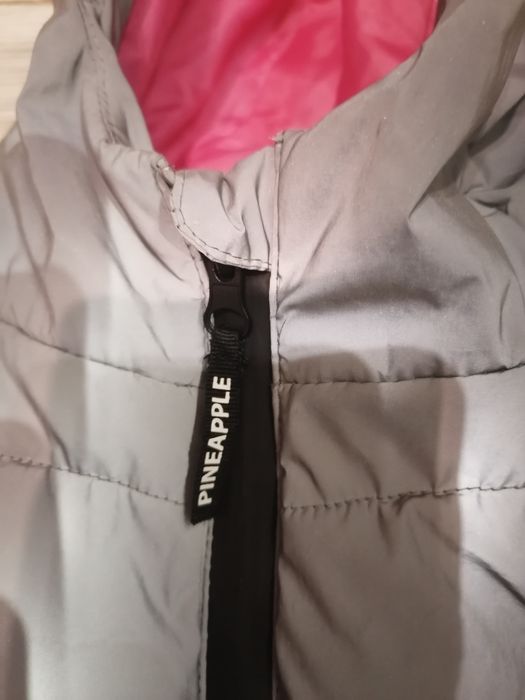 Чудова світовідбиваі  куртка на дівчинку.