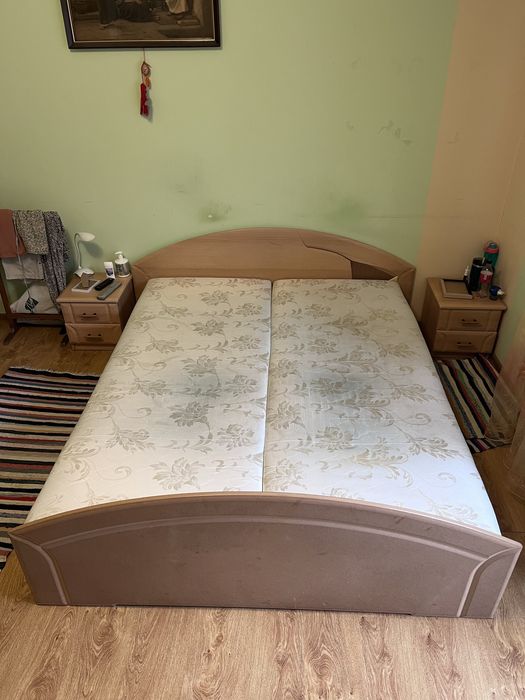 Двоспальне ліжко