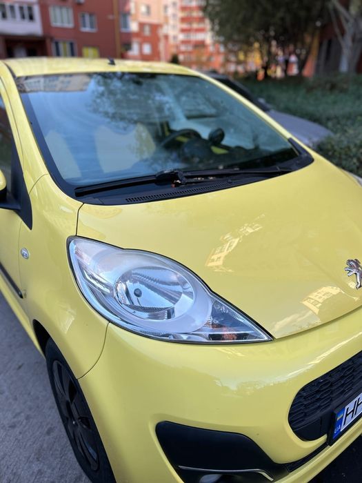 Peugeot 107. 2012 року.