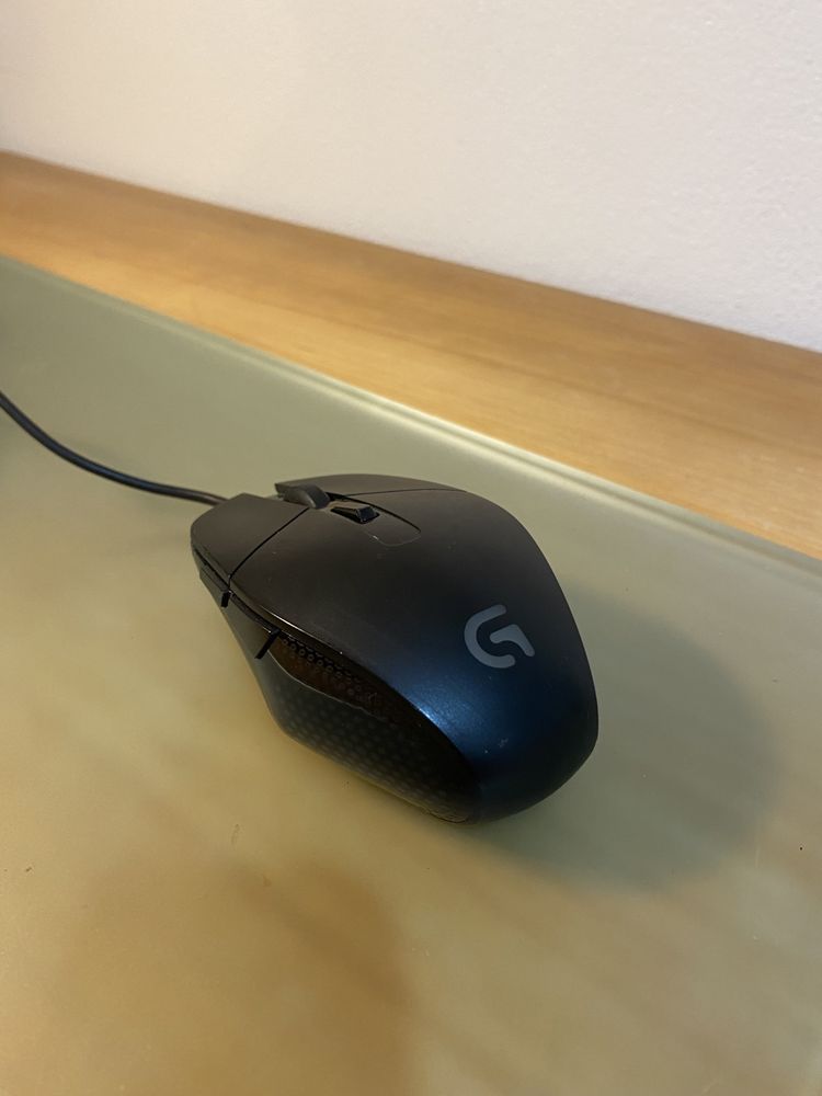 Rato Logitech - com ledes azuis