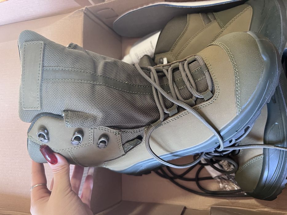 Продам зимові берці нові 42р.