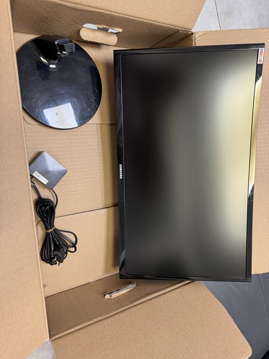 Monitor Samsung CF390 24 cele zakrzywiony wszystko sprawne bez wypaleń
