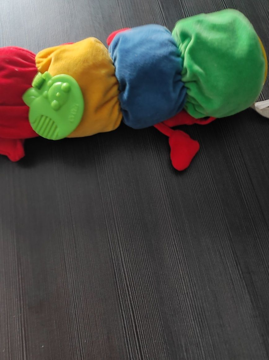 Gąsienica gryzak grzechotka plus zabawki