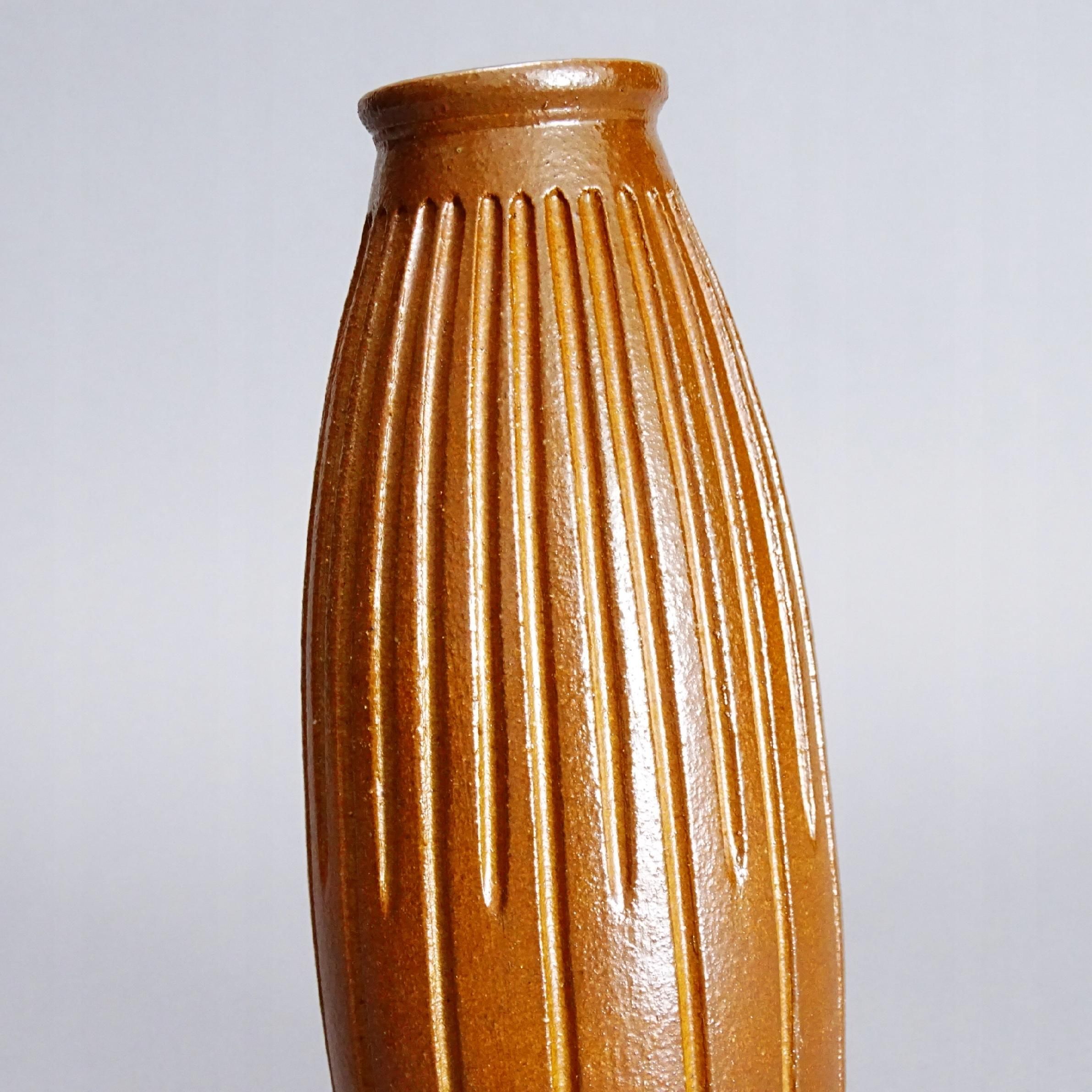 ręcznie wykonany wazonik wazon kamionkowy