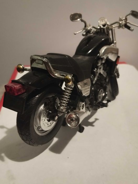 Модель мотоцикла Yamaha VMAX 1993 Black 1/12