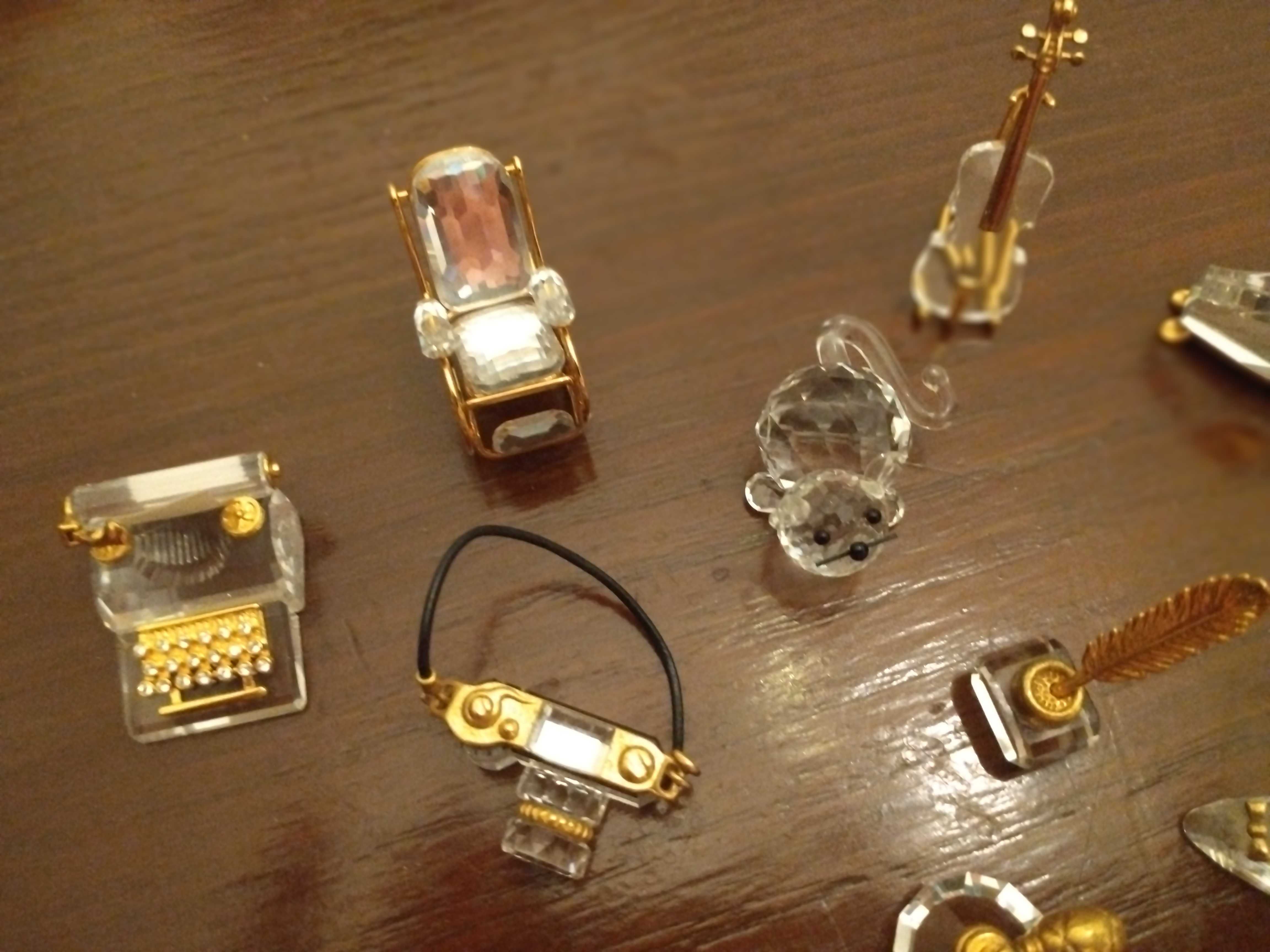 Peças em miniatura de cristal da Bohmian