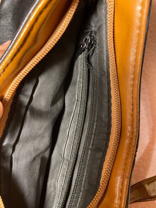 Чорна сумка багет з еко-шкіри