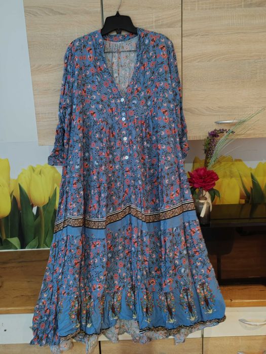 Śliczna piękna sukienka midi rozmiar ok 44/46 wiskoza kwiaty