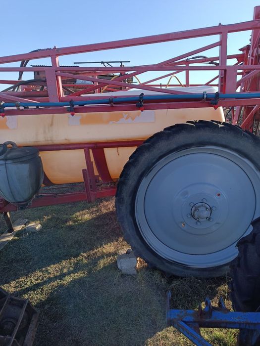 Продам оприскувач ОП-2000