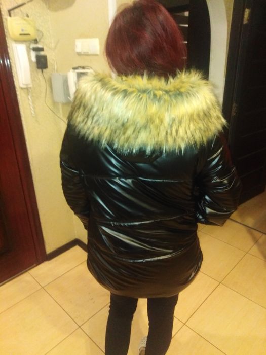 Продам   женскую зимнюю куртку, молодежную.