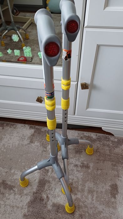 Триточкові палиці дитячі (52-64 см)  Mikirad. Змінюються по висоті.