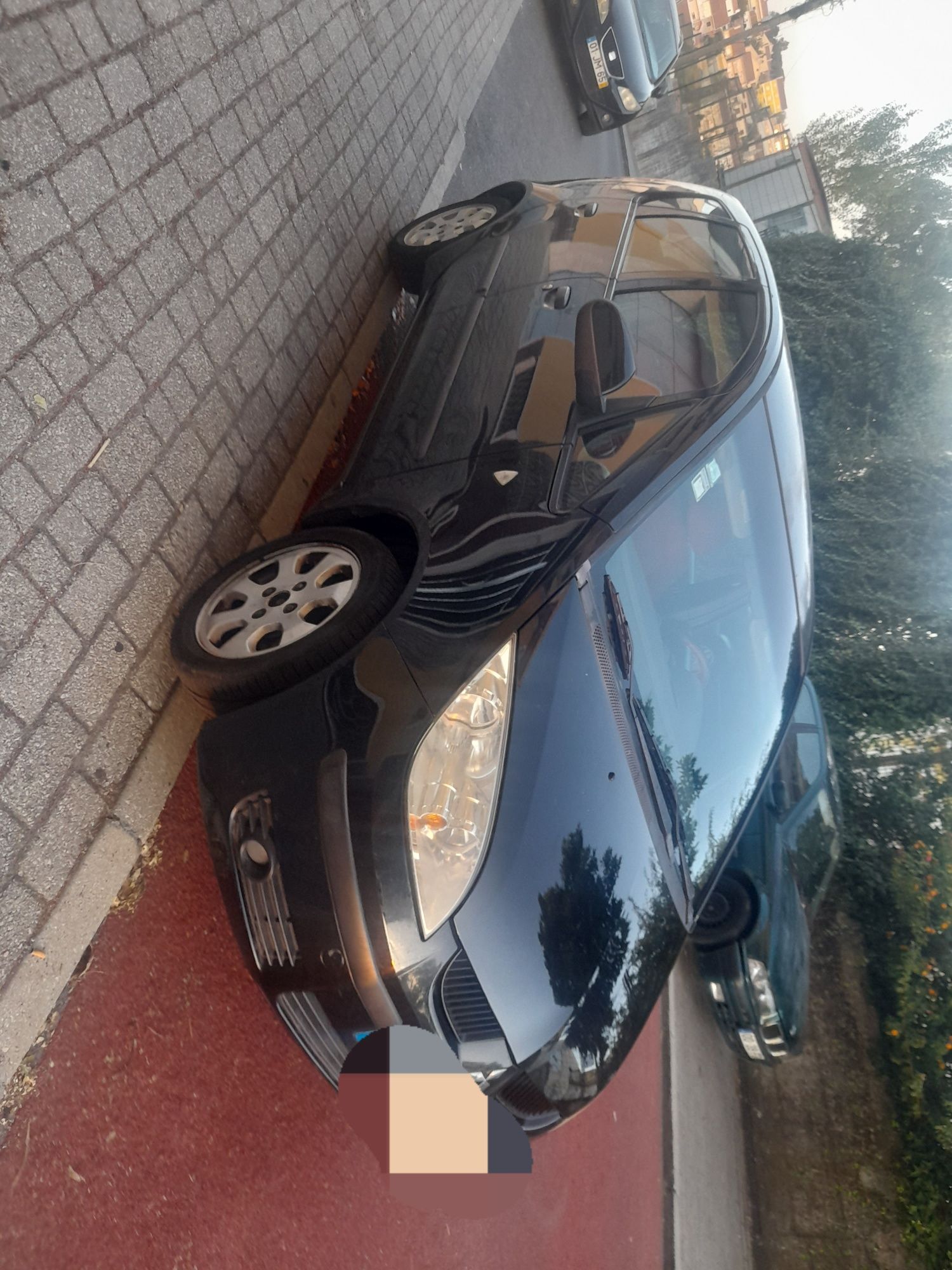 .Mitsubishi Colt 1.1.  2004a