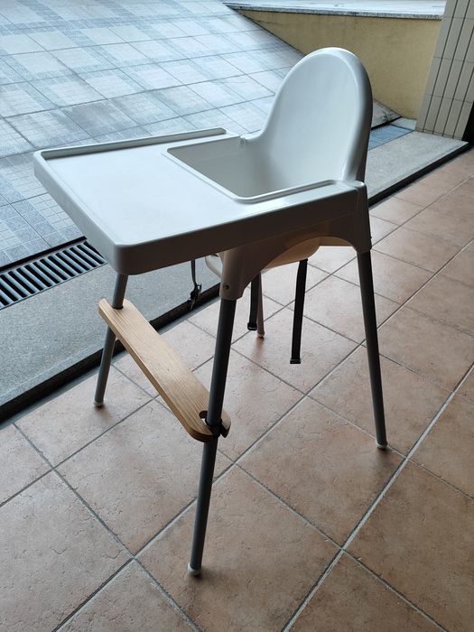 Cadeira refeição IKEA com pousa pés