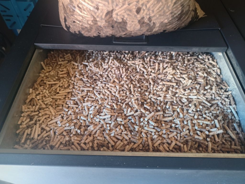 Pellet drzewny sosnowy certyfikat CE A1+ jakość Premium