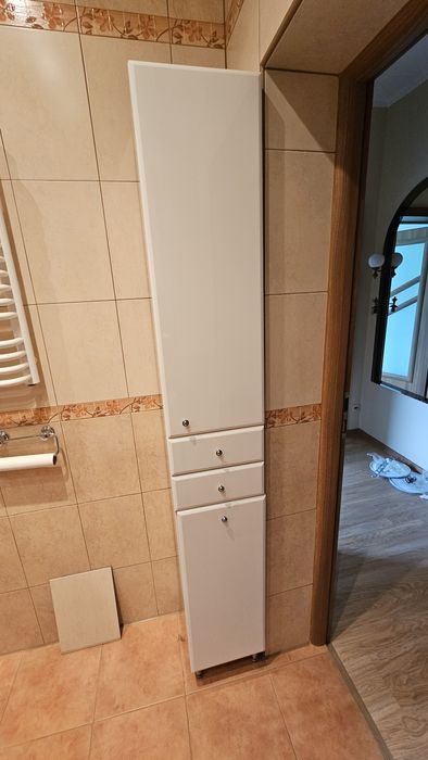 Szafka słupek do łazienki