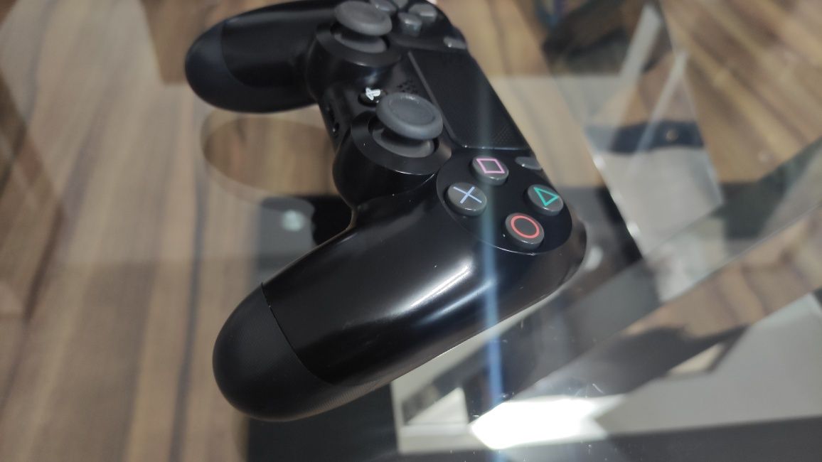 Pad PS4 oryginalny stan dobry+