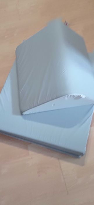 Materac z zagłówkiem do gabinetów lekarskich lub kosmetycznych