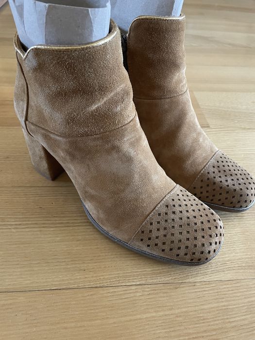 Botki Venezia skóra skórzane zamszowe karmelowe beż brąz