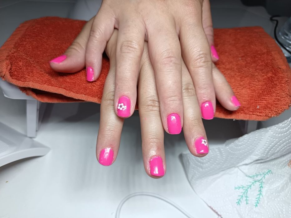 Unhas e pés, gel e gelinho