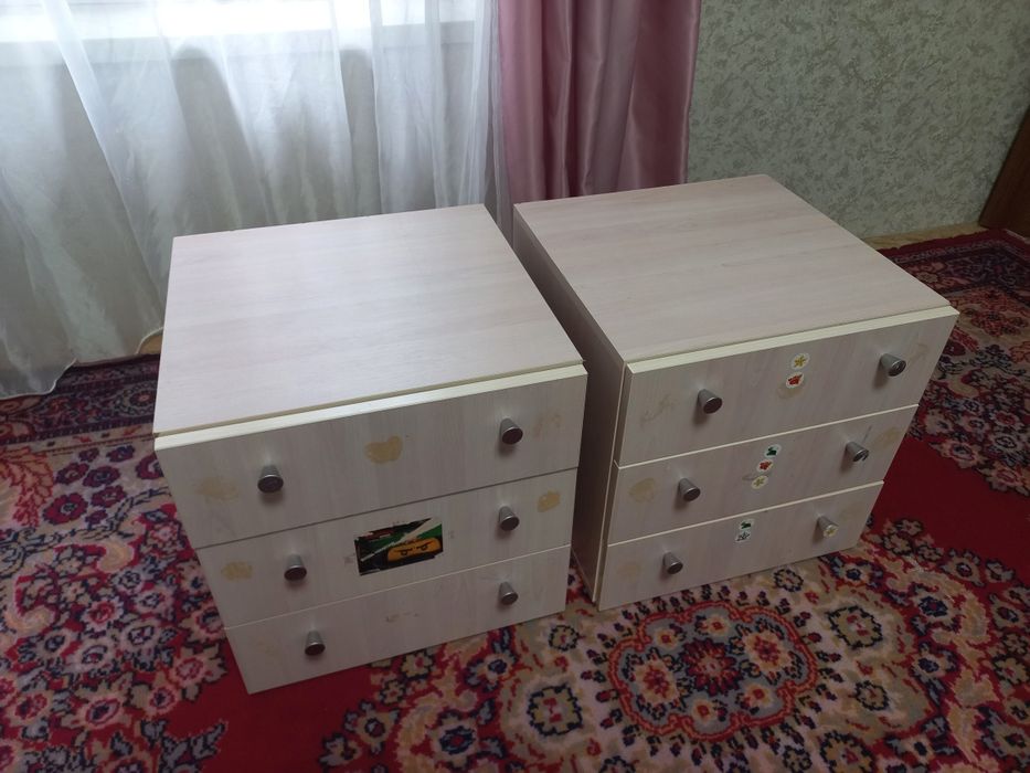 Продам прикроватні тумби