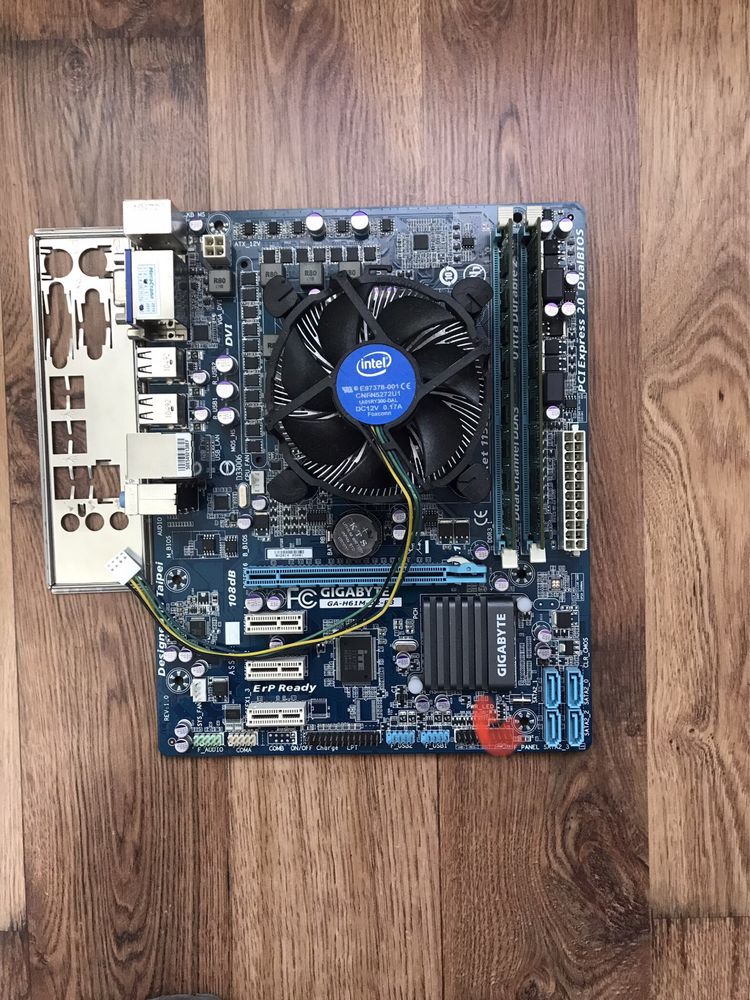 I5-2400 процесор,8 GB  Ram,материнська плата Gigabyte H61M
