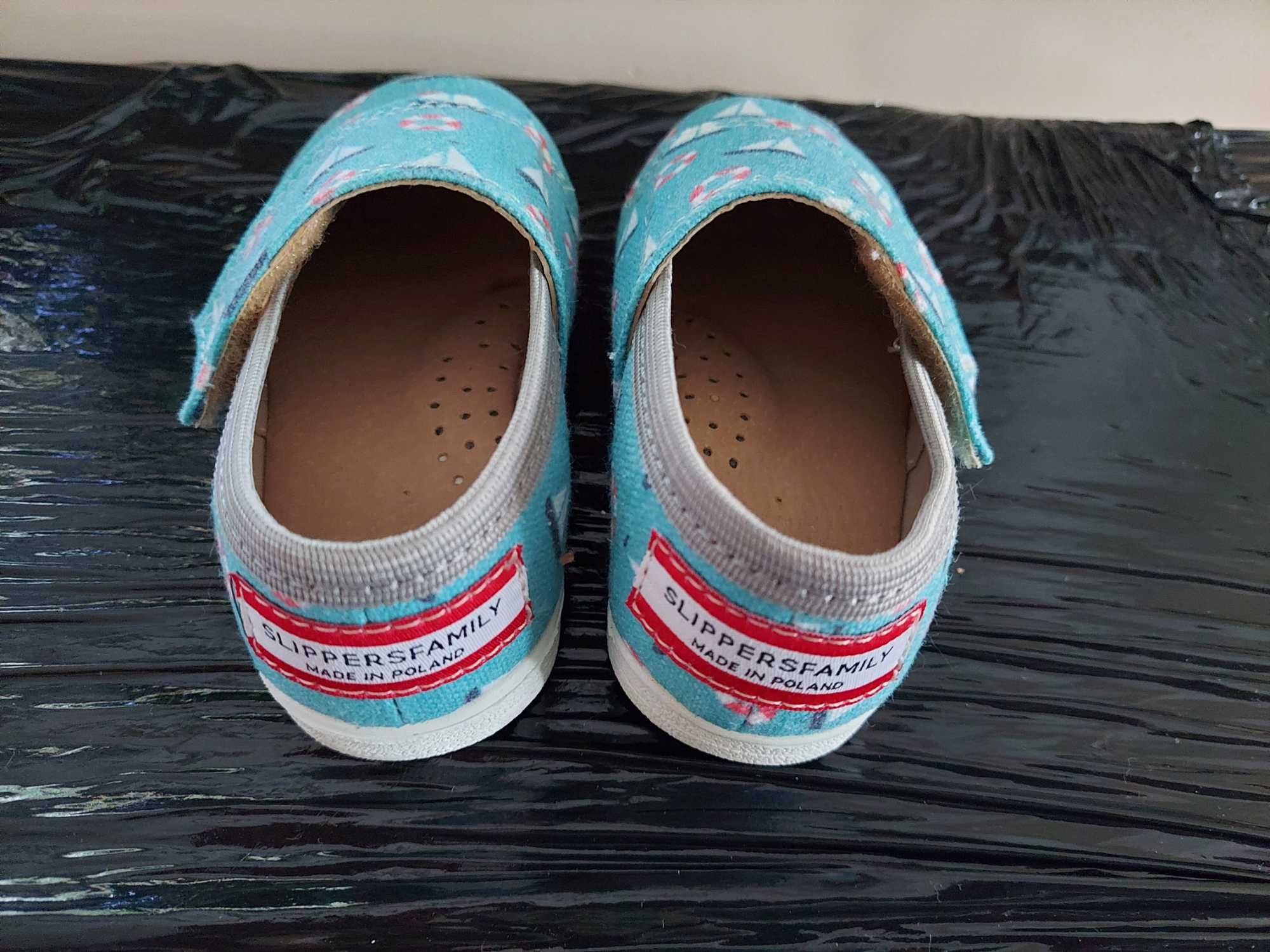 Buty dla dzieci na rzep Slippers Family Sailor rozmiar 20