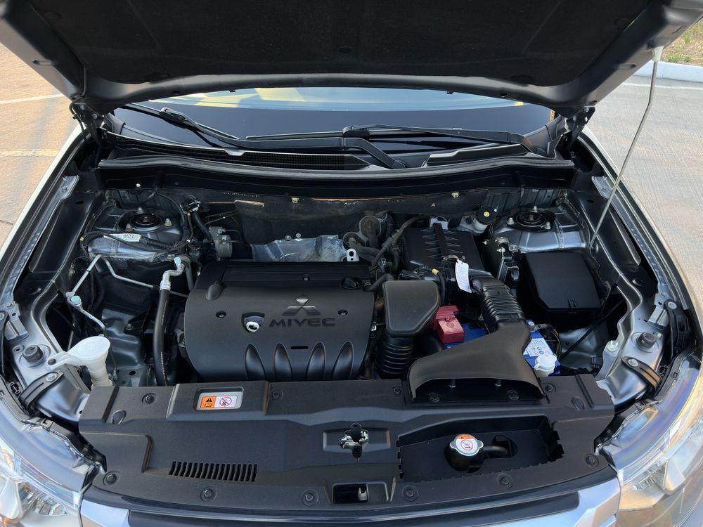 Продам MITSUBISHI Outlander 2.4 Ultimate 2014