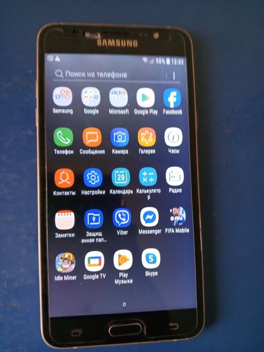 Продам телефон Самсунг 7j