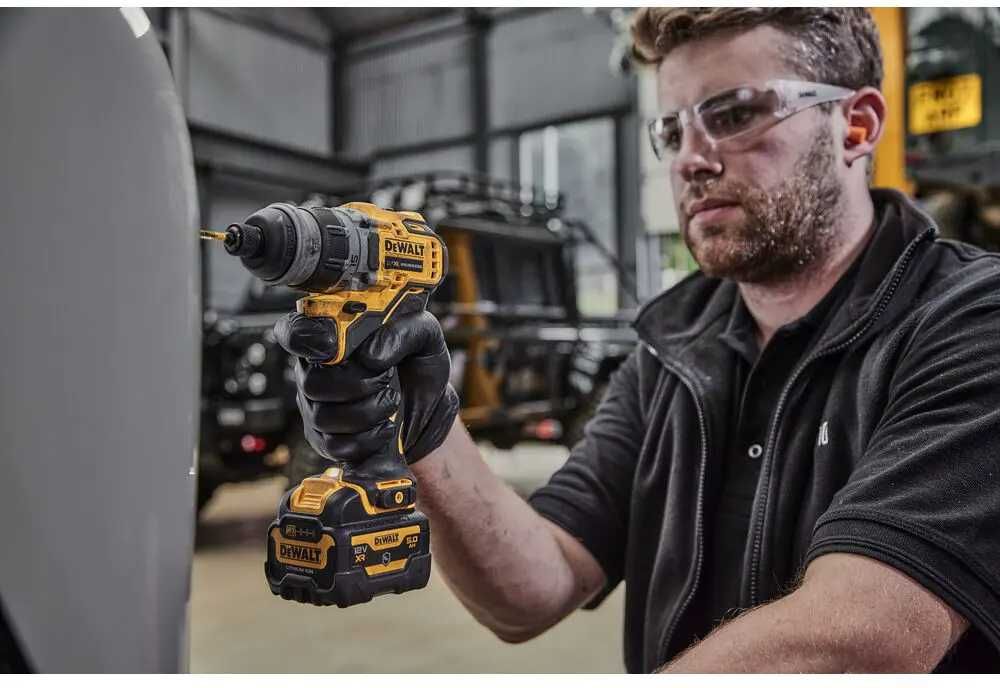 DeWALT DCD703 + кейс TSTAK зі змінними насадками 3 шт\гарнтiя