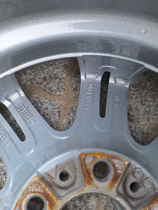 Duas Jantes BMW originais M Style 194 17" (eixo traseiro) - Como Novas