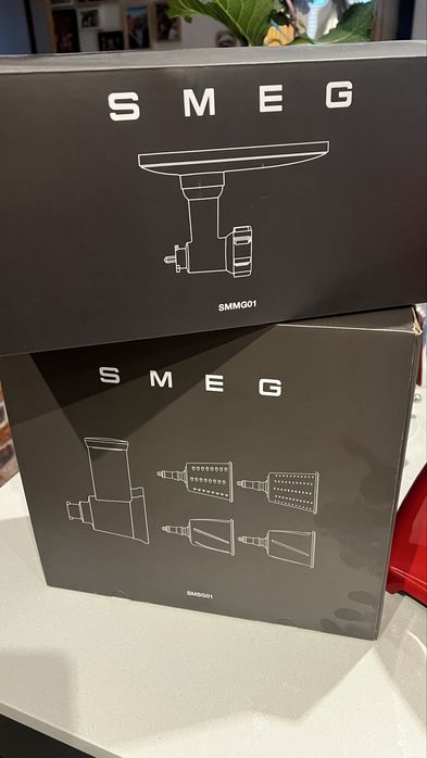 SMEG Robot planetarny z akcesoriami czerwony