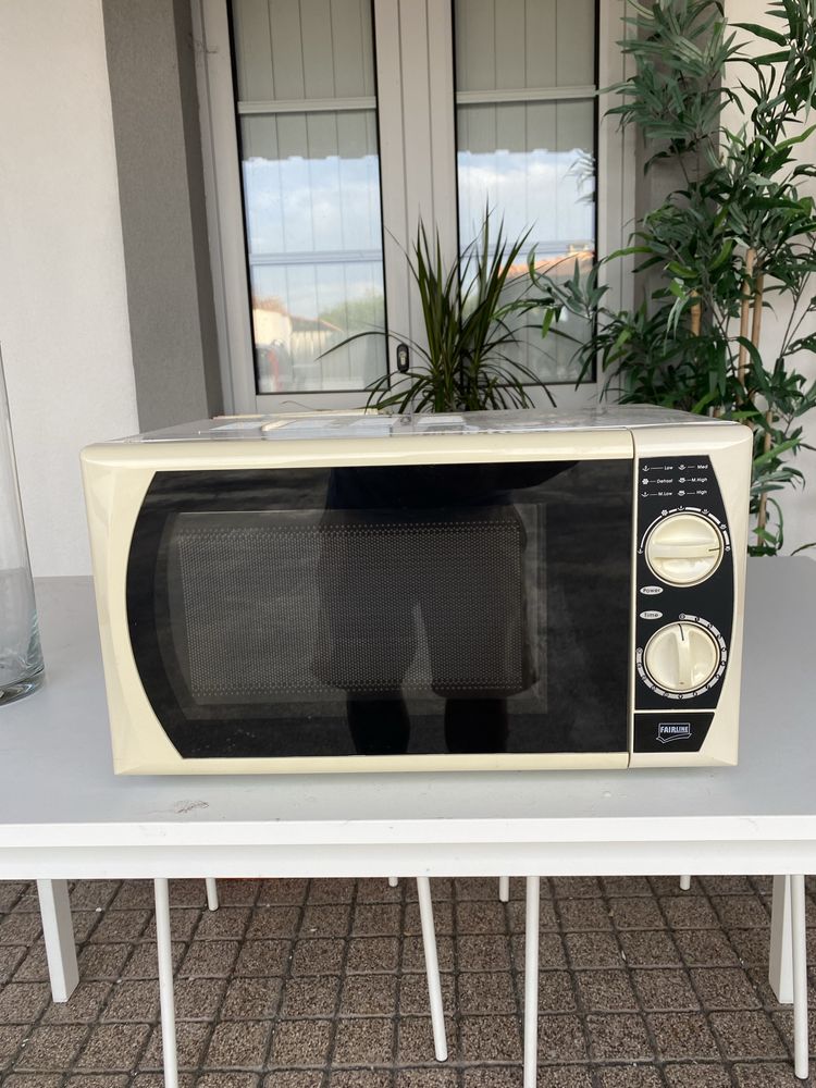 Micro-ondas Fairline