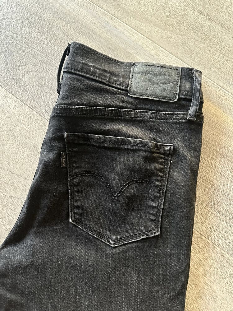 Spodnie jeansy czarne Levis W28 L30 proste
