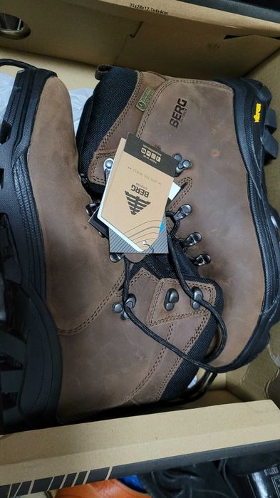 Botas caminhada  NOVAS