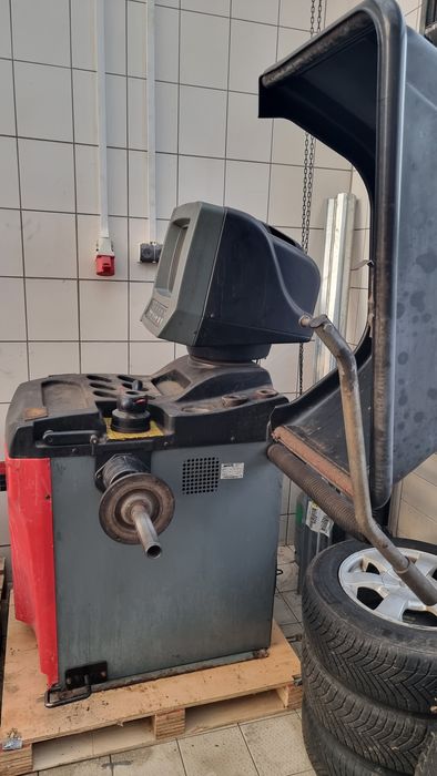 Wyważarka i montażownica do opon Facom