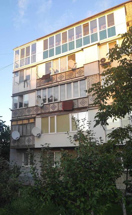 Продам  3-х кімнатну квартиру в Каневі