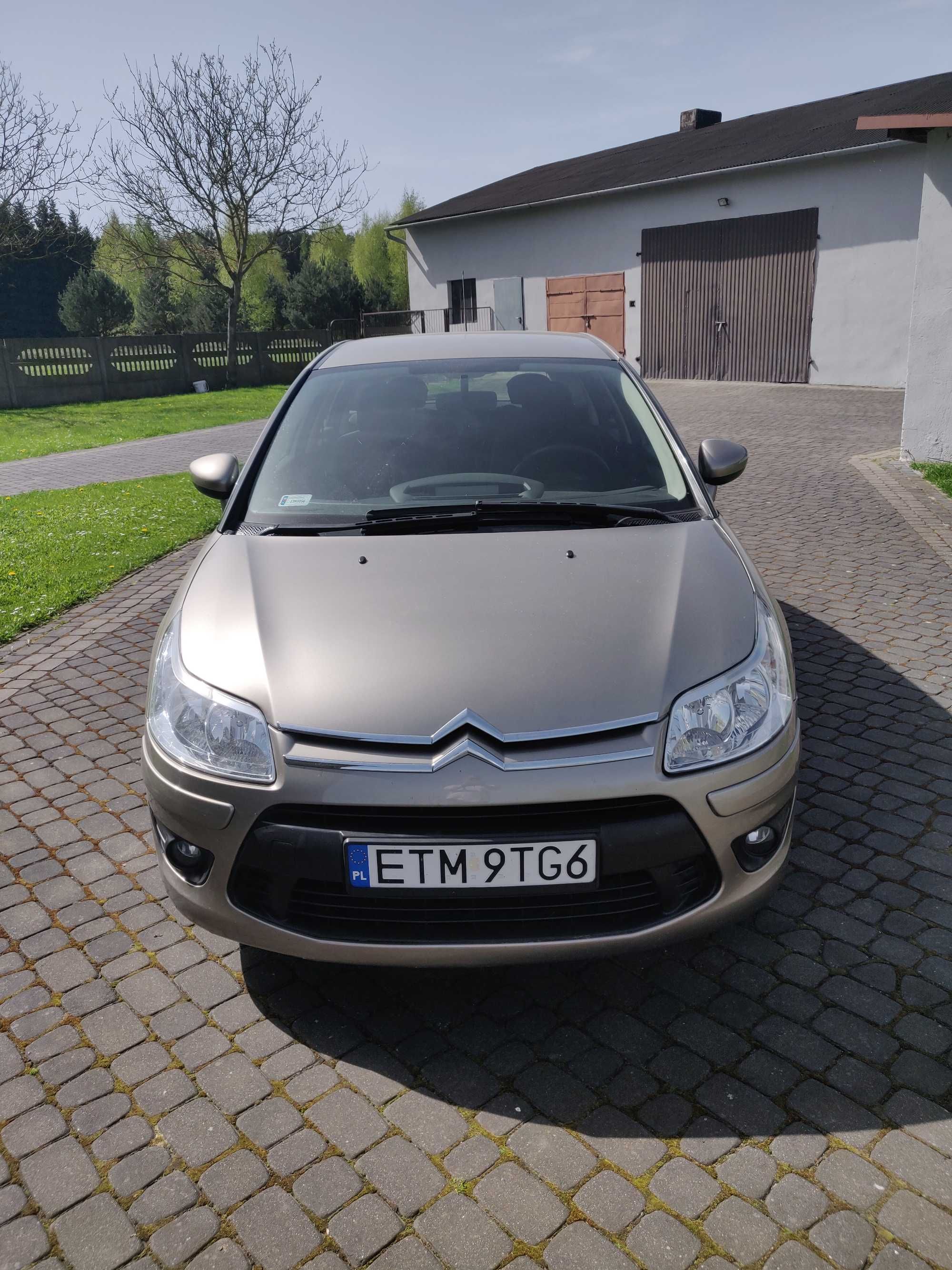 Sprzedam CITROEN C4 z hakiem holowniczym BENZYNA 1.6 + koła zimowe