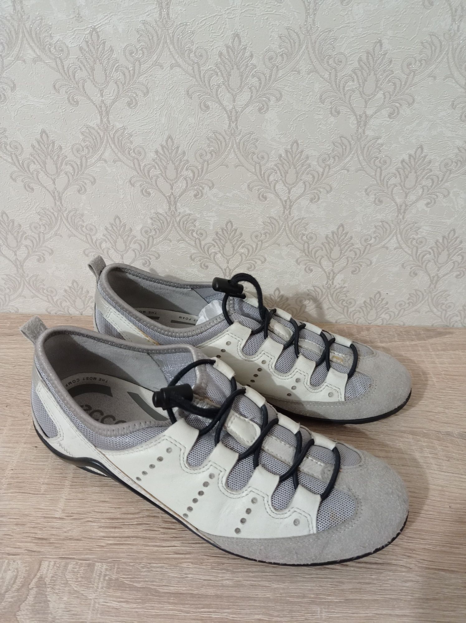 Кроссовки женские Ecco, Nike р.36, р.38, в отличном состоянии