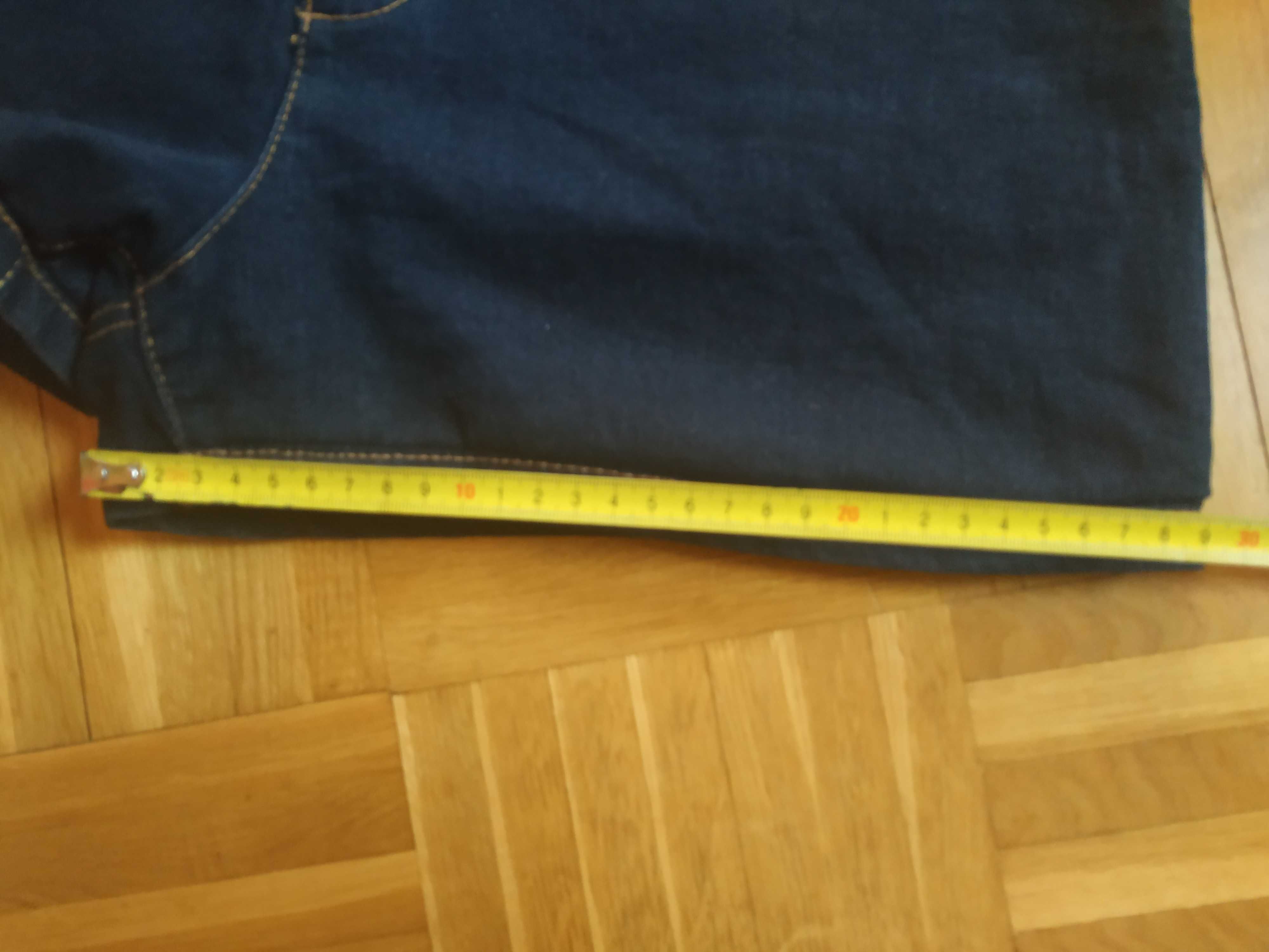 Krótkie, jeansowe spodenki IN EXTENSO 42
