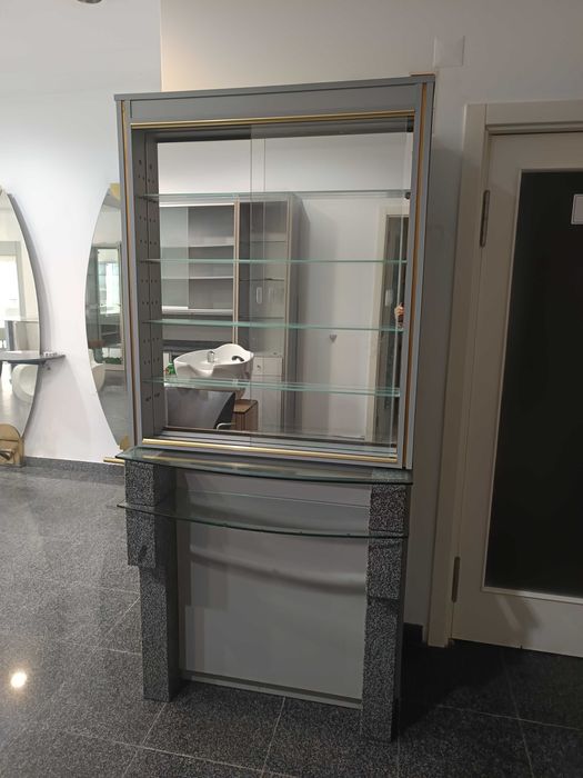 Vitrine / Expositor de Salão de Cabeleireiro – Usado